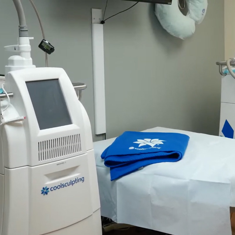 treatment room ready for a patient to illustrate CoolSculpting arms and thighs